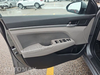 2019 Hyundai Elantra SEL Sedan – miniatura 9