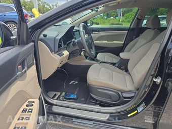 2019 Hyundai Elantra SEL Sedan - miniatura 3