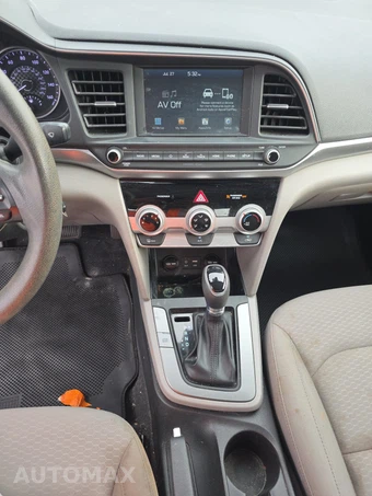 2019 Hyundai Elantra SEL Sedan - miniatura 11