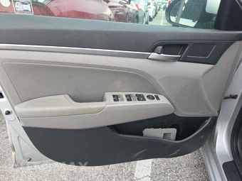 2019 Hyundai Elantra SEL Sedan - miniatura 9