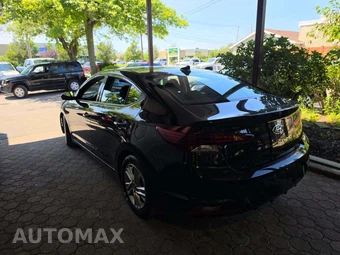 2019 Hyundai Elantra Value Edition Sedan – miniatura 2