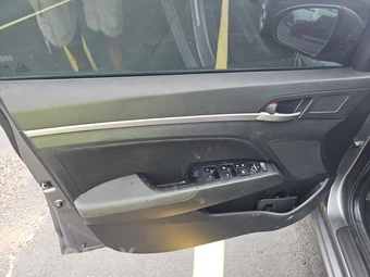 2019 Hyundai Elantra Value Edition Sedan - miniatura 9