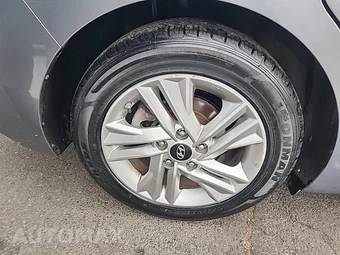2019 Hyundai Elantra Value Edition Sedan - miniatura 10