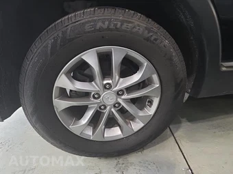 2019 Hyundai Santa Fe SE – miniatura 10