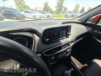 2019 Hyundai Santa Fe SE – miniatura 10
