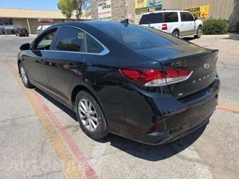 2019 Hyundai Sonata SE – miniatura 2