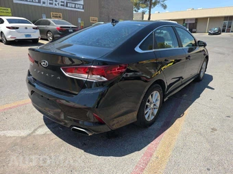 2019 Hyundai Sonata SE – miniatura 3