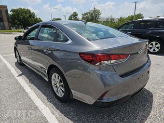 2019 Hyundai Sonata SE – miniatura 4