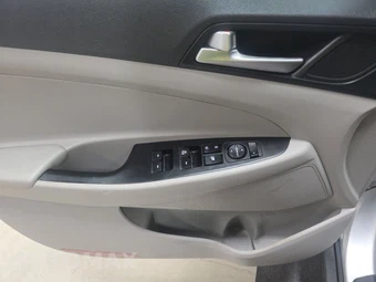 2019 Hyundai Tucson SE – miniatura 9