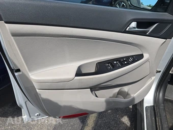 2019 Hyundai Tucson SE - miniatura 9