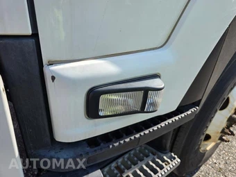 2019 Isuzu FTR Base Low Tilt – miniatura 13