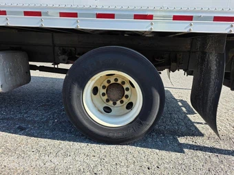 2019 Isuzu FTR Base Low Tilt – miniatura 8