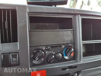2019 Isuzu NPR - miniatura 11