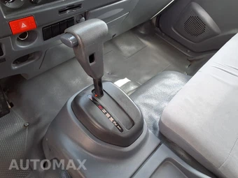 2019 Isuzu NPR - miniatura 12
