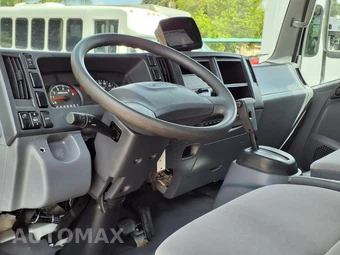 2019 Isuzu NPR - miniatura 9