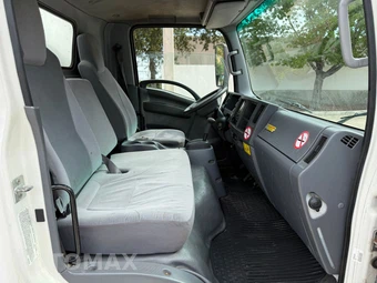 2019 Isuzu NPR – miniatura 13