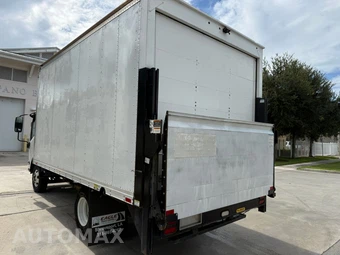2019 Isuzu NPR – miniatura 7