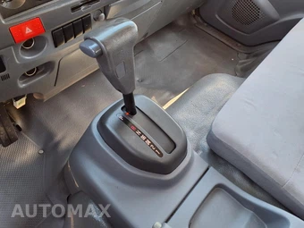 2019 Isuzu NPR – miniatura 12