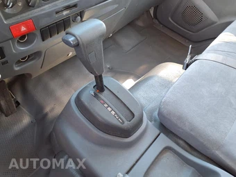 2019 Isuzu NPR - miniatura 11