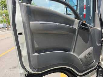 2019 Isuzu NPR HD Base Low Tilt – miniatura 9