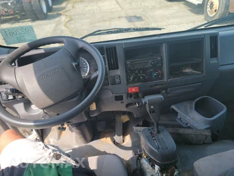 2019 Isuzu NPR HD Base Low Tilt – miniatura 11