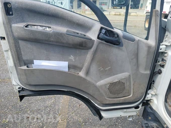 2019 Isuzu NPR HD Base Low Tilt – miniatura 9