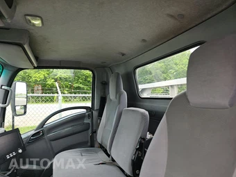 2019 Isuzu NPR HD Base Low Tilt – miniatura 16