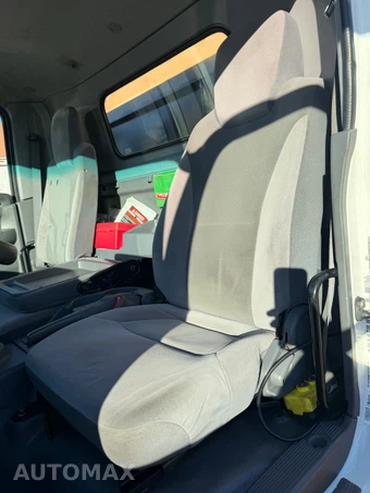 2019 Isuzu NPR XD Base Low Tilt - miniatura 3