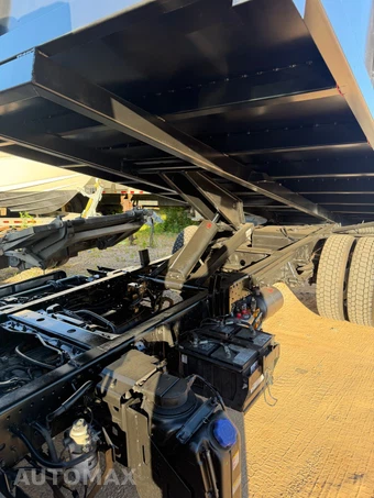2019 Isuzu NPR XD Base Low Tilt - miniatura 6