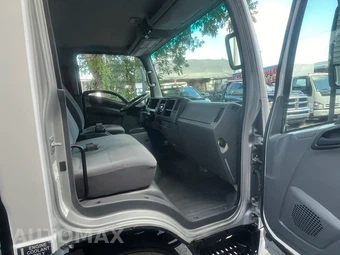 2019 Isuzu NRR Base – miniatura 4