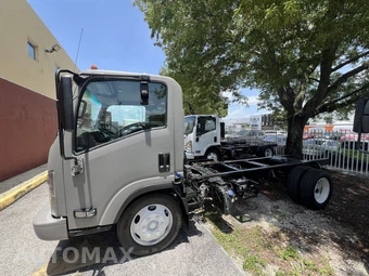 2019 Isuzu NRR Base — car from the USA, Manheim Buy-Now listing at AUTOMAX