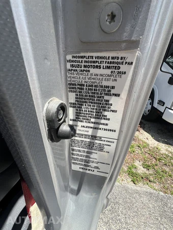 2019 Isuzu NRR Base – miniatura 13