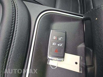 2019 Jaguar E-PACE S – miniatura 8