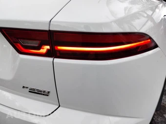 2019 Jaguar E-PACE S - miniatura 20
