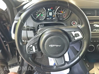 2019 Jaguar E-PACE SE – miniatura 10