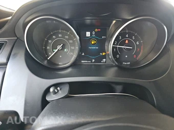 2019 Jaguar E-PACE SE – miniatura 12