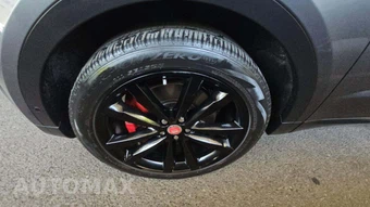 2019 Jaguar E-PACE SE – miniatura 31