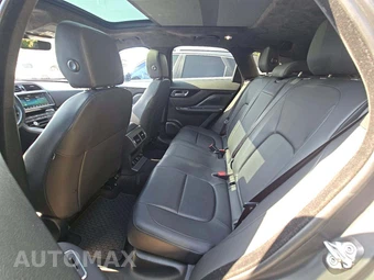 2019 Jaguar F-PACE Premium - miniatura 10