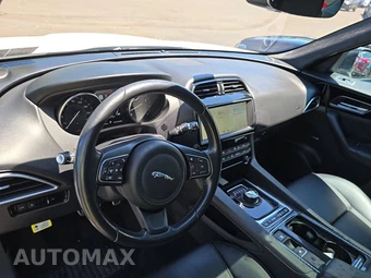 2019 Jaguar F-PACE Premium – miniatura 11