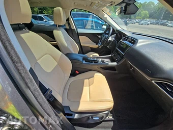 2019 Jaguar F-PACE Premium – miniatura 8