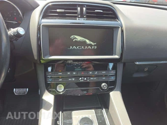 2019 Jaguar F-PACE Premium – miniatura 10