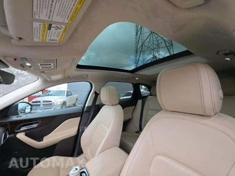 2019 Jaguar F-PACE Prestige – miniatura 8