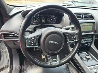 2019 Jaguar F-PACE S – miniatura 10