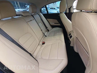 2019 Jaguar XE 25t Prestige – miniatura 16