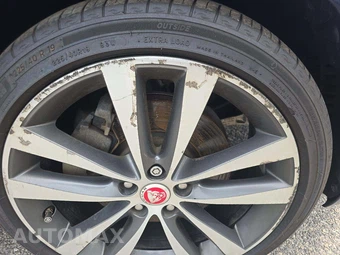 2019 Jaguar XE 25t Prestige – miniatura 25