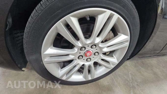 2019 Jaguar XE - miniatura 20