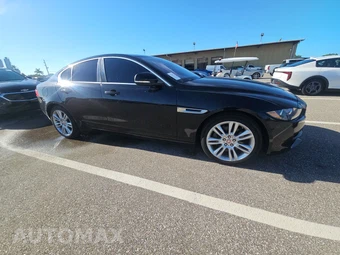 2019 Jaguar XE - miniatura 3