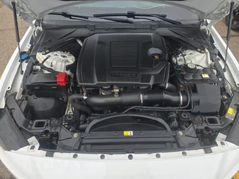 2019 Jaguar XE – miniatura 15