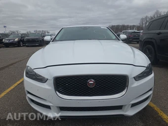 2019 Jaguar XE – miniatura 2