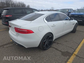 2019 Jaguar XE – miniatura 4